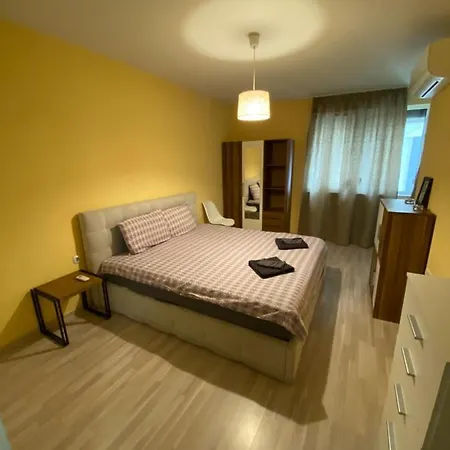 Modern & 1br With Lovely Terrace *