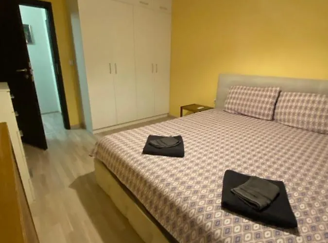 Apartment Modern & 1br With Lovely Terrace